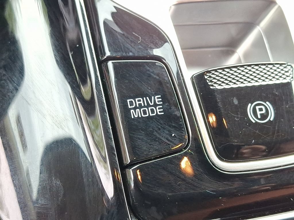 Used 2024 Kia Carnival SX FWD image 24