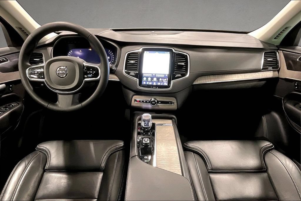 Certified 2024 Volvo XC90 B6 Ultimate w/ Protection Package Premier AWD/4WD image 8