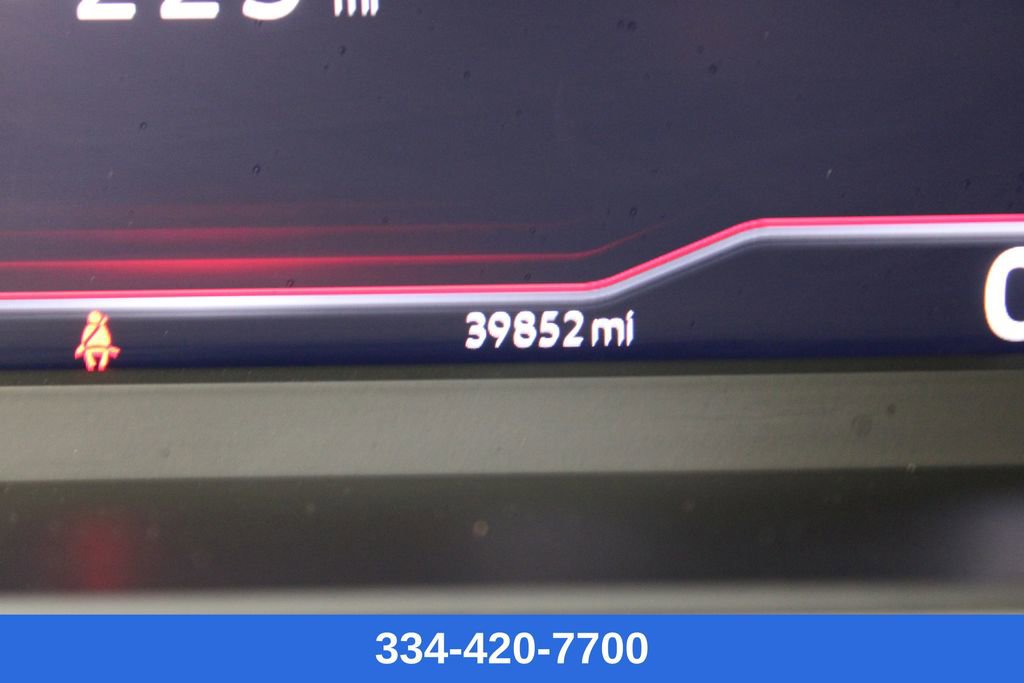 Certified 2022 Volkswagen Tiguan SEL R-Line image 10