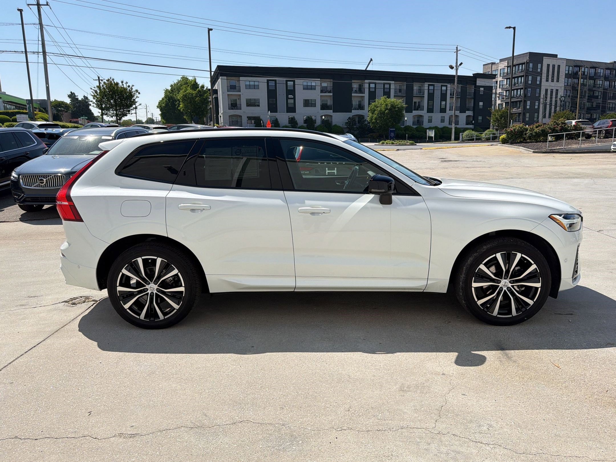 Used 2023 Volvo XC60 B5 Plus w/ Climate Package image 8