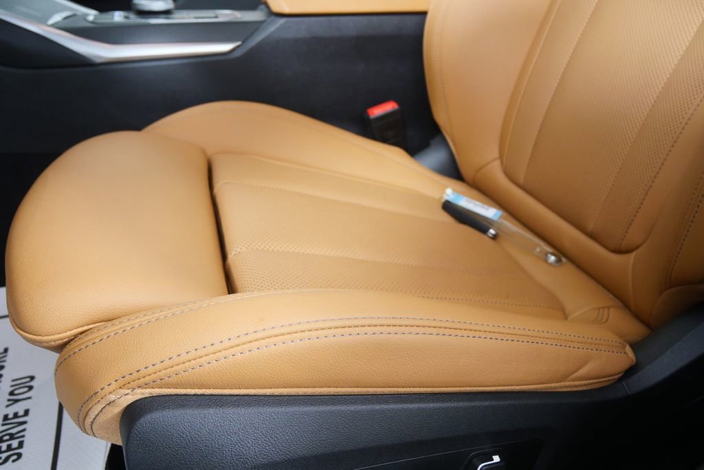 Certified 2025 BMW 330i xDrive Sedan image 9