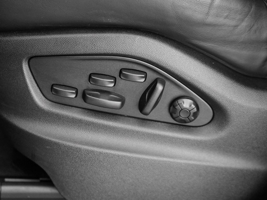 Used 2024 Porsche Cayenne Turbo AWD/4WD image 19