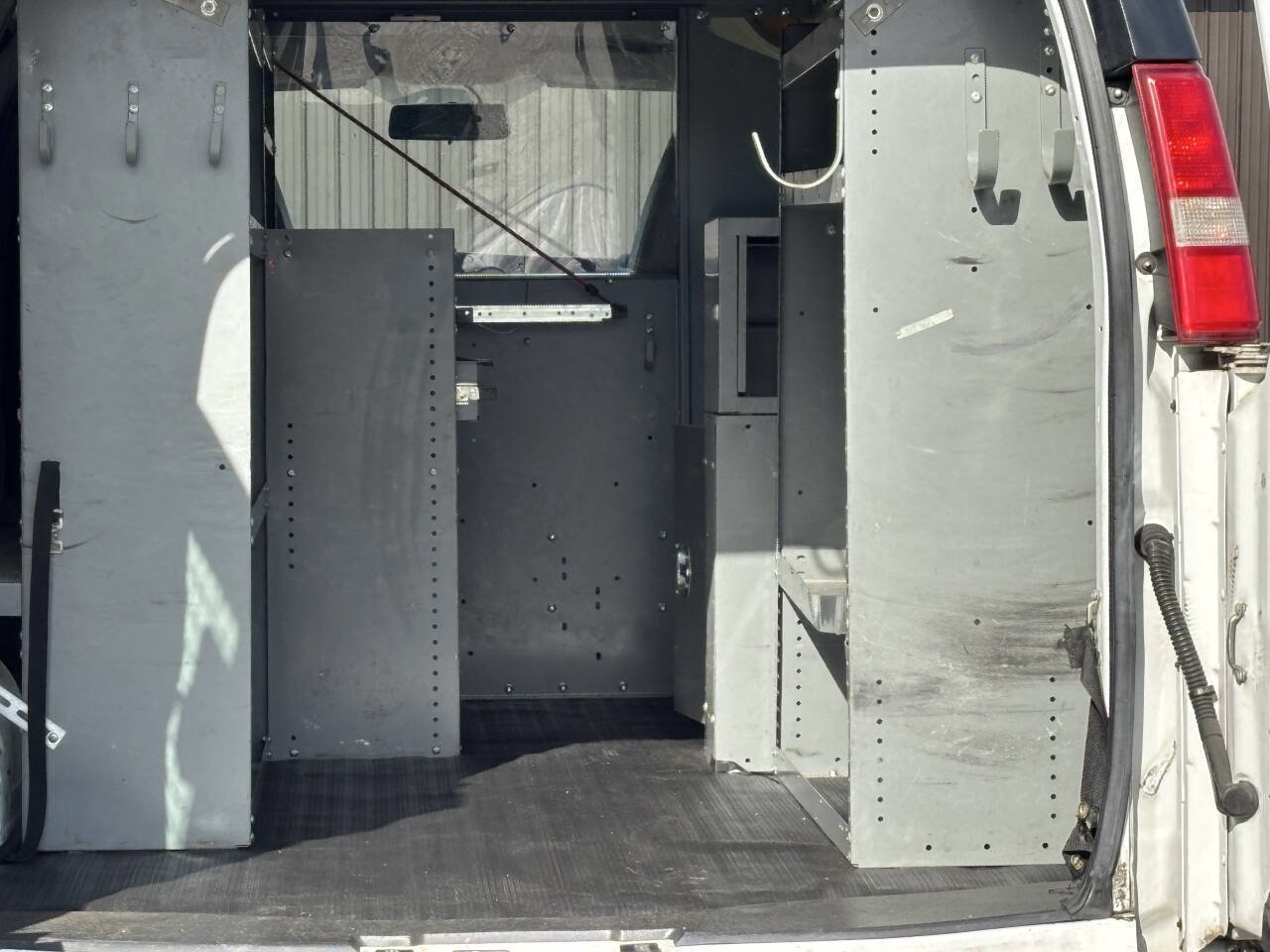 Used 2013 Chevrolet Express 2500 image 15