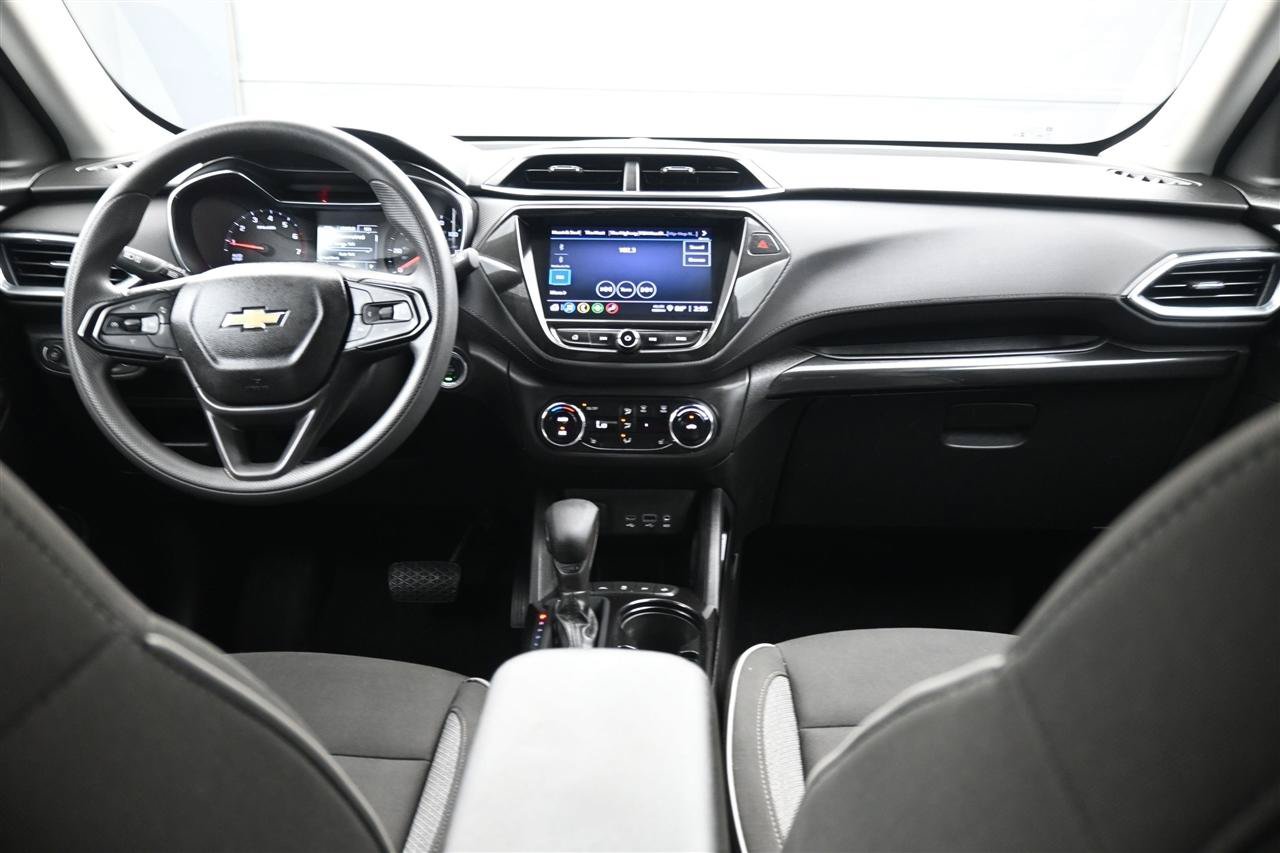 Used 2022 Chevrolet TrailBlazer LT w/ Convenience Package FWD image 12