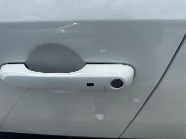 Used 2019 Jeep Renegade Latitude FWD image 7