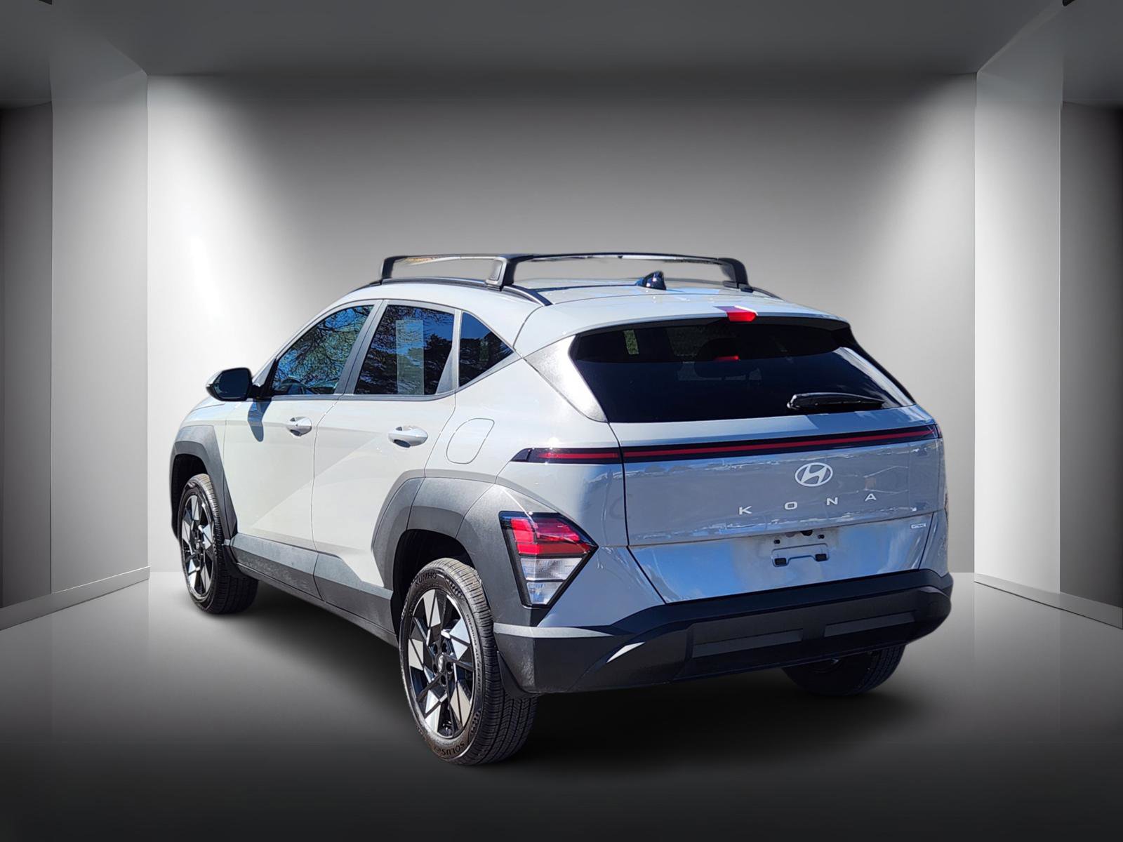 Used 2025 Hyundai Kona SEL image 3