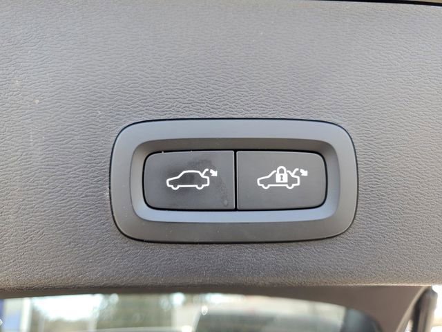 Certified 2023 Volvo XC40 B5 Plus w/ Driver Assist Package image 35