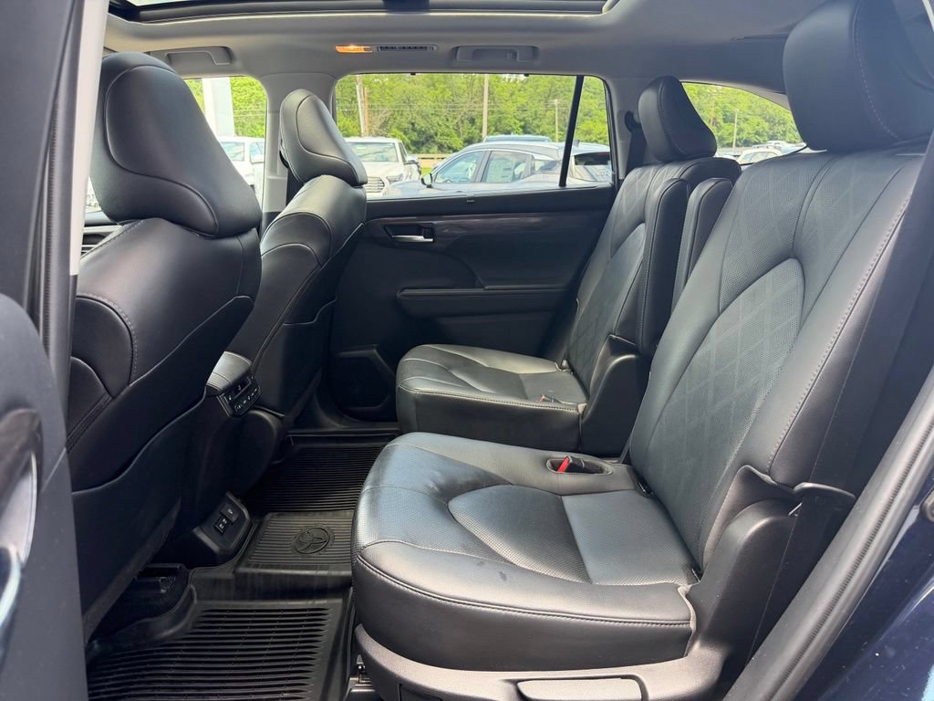 Used 2020 Toyota Highlander Platinum AWD/4WD image 11