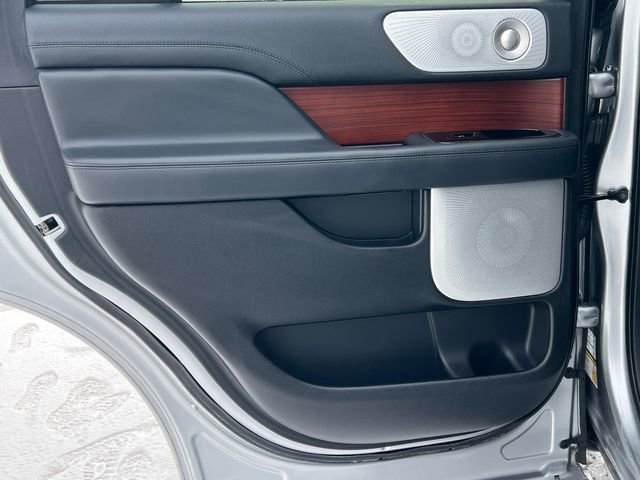 Used 2022 Lincoln Navigator Reserve image 45