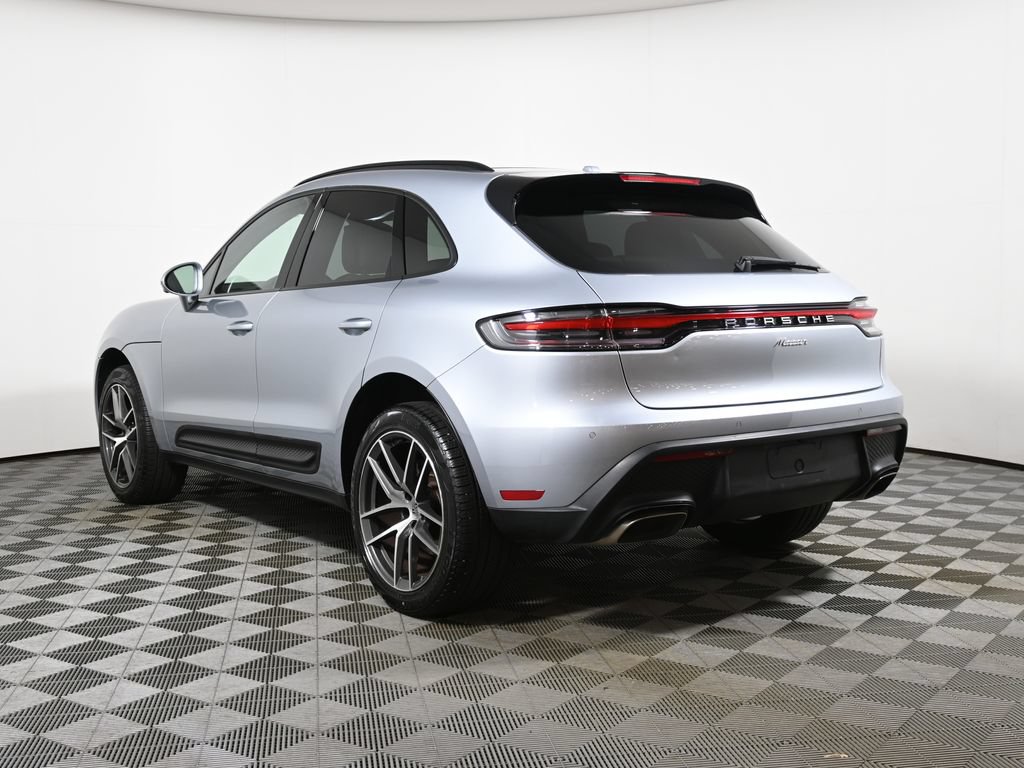 Used 2024 Porsche Macan AWD/4WD image 3