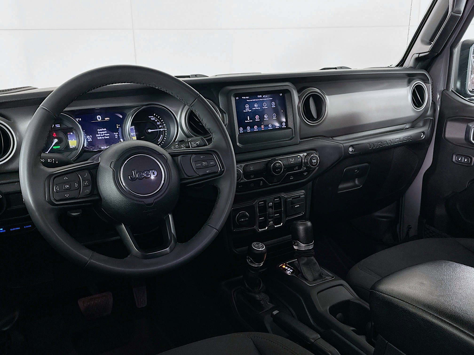 Used 2023 Jeep Wrangler Unlimited AWD/4WD image 18