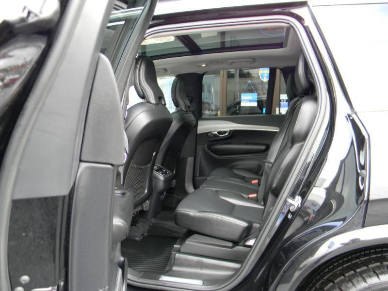 Used 2023 Volvo XC90 B5 Core w/ Protection Package Premier image 12