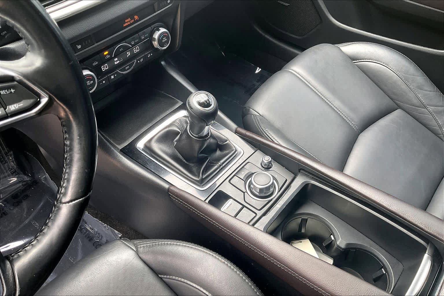 Used 2018 MAZDA MAZDA3 Touring FWD image 17