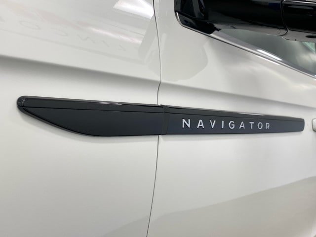 New 2025 Lincoln Navigator Black Label AWD/4WD image 19