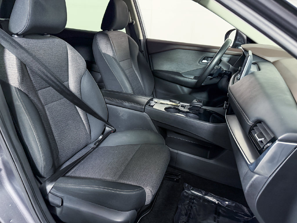 Certified 2022 Nissan Rogue SV FWD image 15