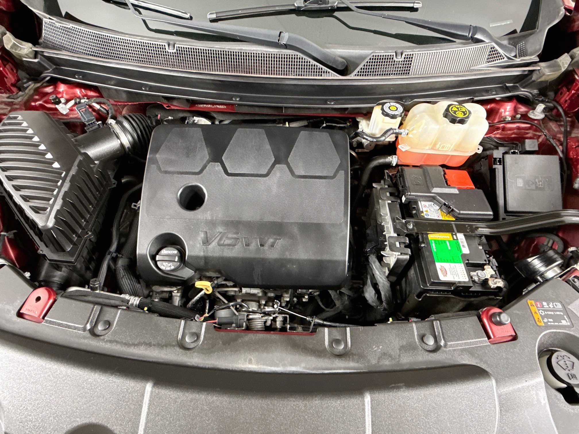 Used 2020 Chevrolet Traverse LT FWD image 31