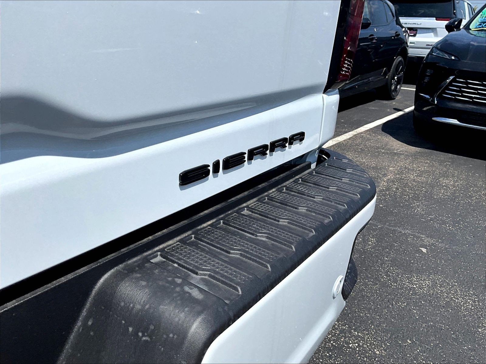 New 2026 GMC Sierra 2500 Denali Ultimate w/ LPO, Black Badging Package AWD/4WD image 14