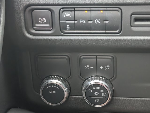 Used 2023 GMC Yukon XL SLT RWD image 23