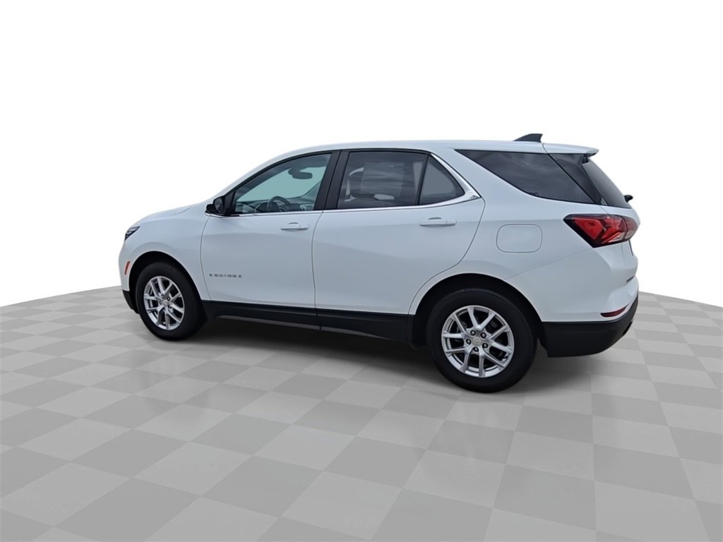 Used 2023 Chevrolet Equinox LT w/ Driver Convenience Package image 6
