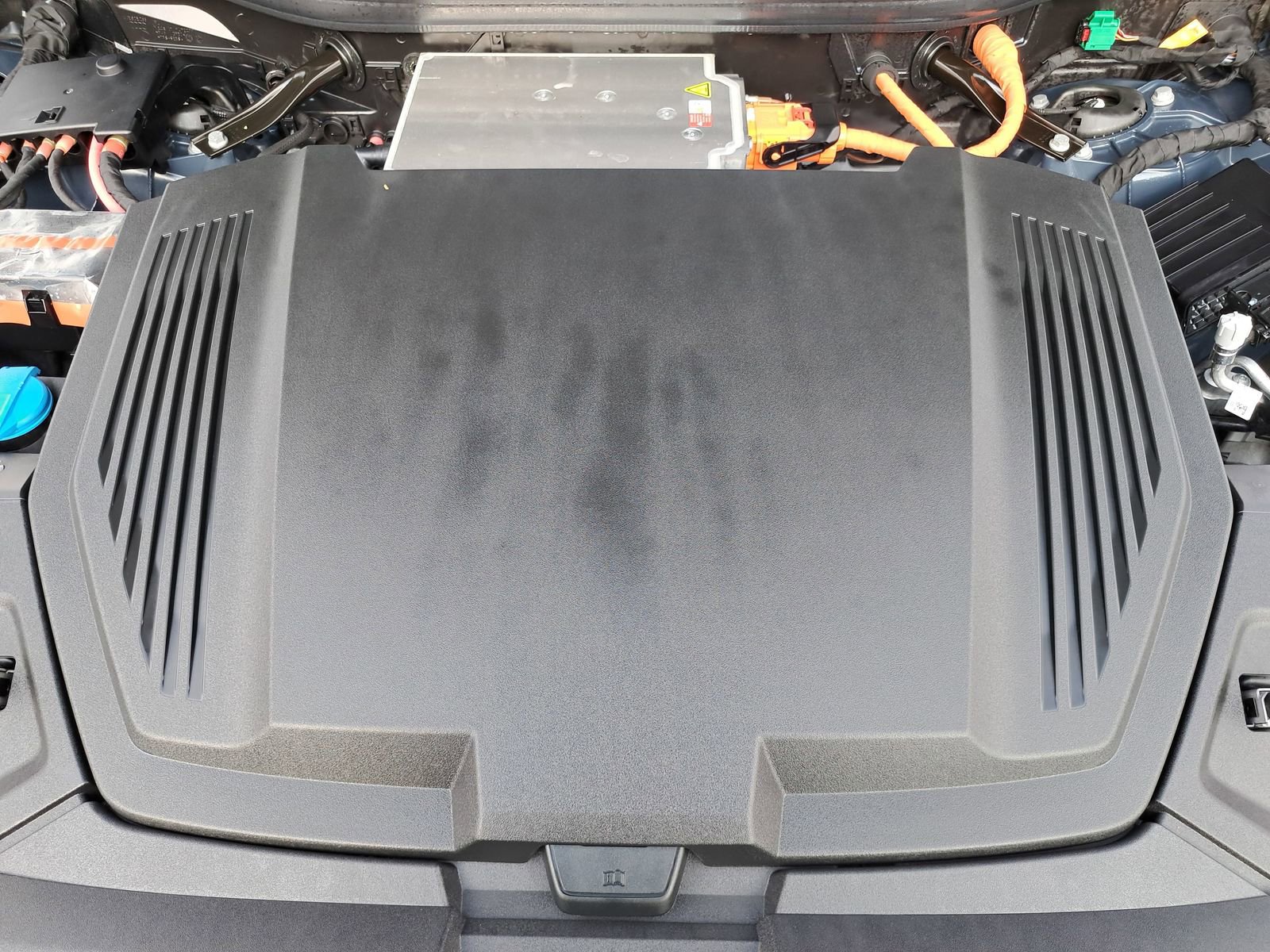 Used 2024 Audi Q8 e-tron Premium Plus w/ Premium Plus Package image 34