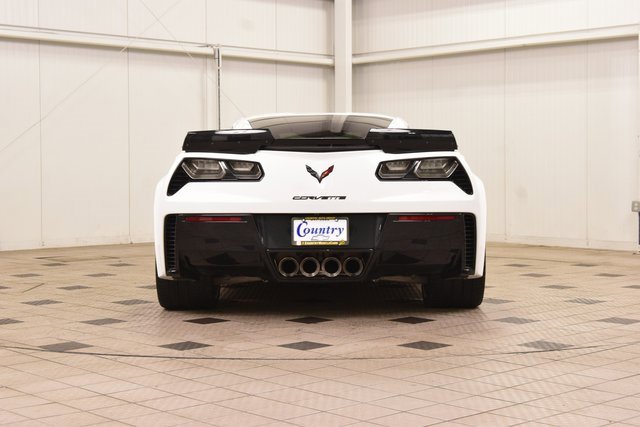 Used 2015 Chevrolet Corvette Z06 w/ 3LZ Preferred Equipment Group image 7