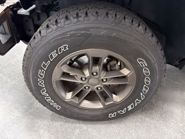 Used 2016 Jeep Wrangler Sahara AWD/4WD image 24