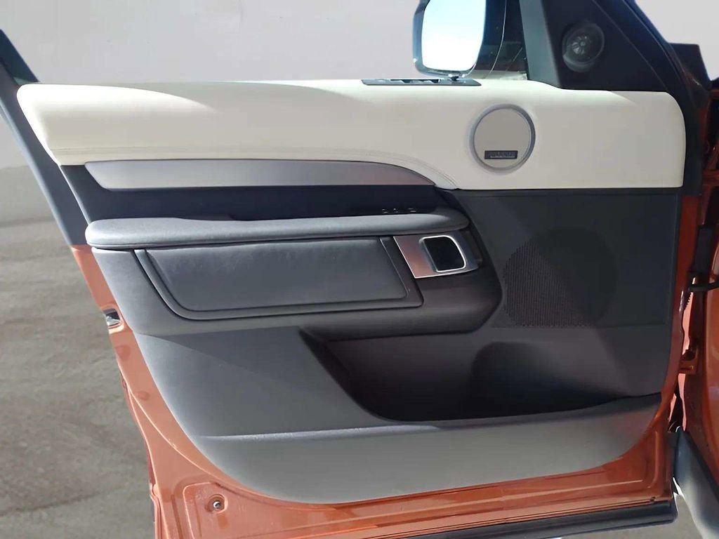 Used 2022 Land Rover Discovery HSE R-Dynamic image 41