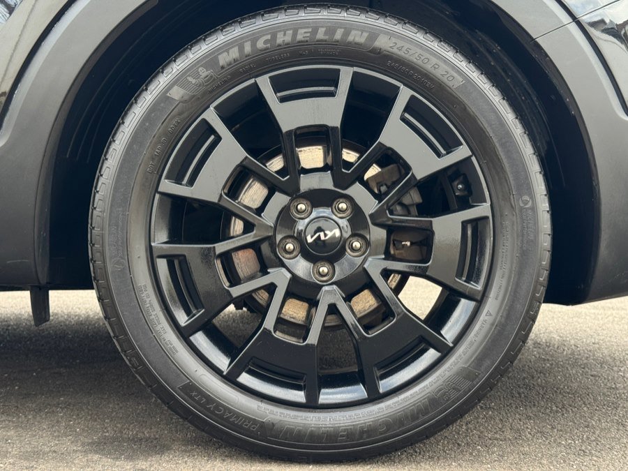 Used 2022 Kia Telluride SX w/ SX Prestige Package image 16