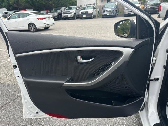 Used 2017 Hyundai Elantra GT image 15