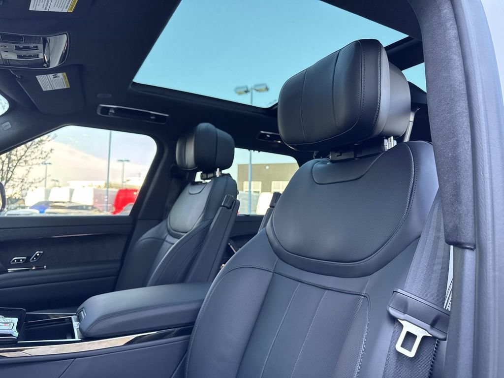Used 2025 Land Rover Range Rover Sport Autobiography AWD/4WD image 22