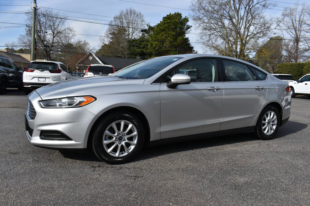 Used 2016 Ford Fusion S image 2