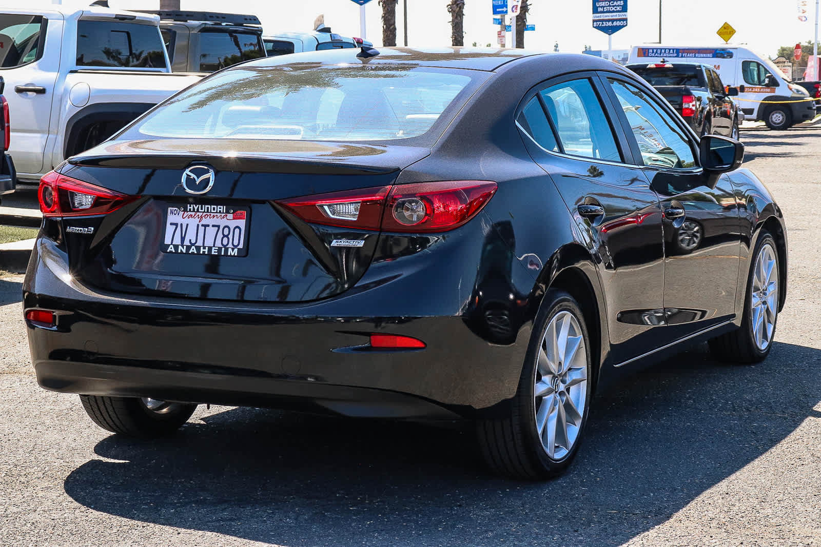Used 2017 MAZDA MAZDA3 Grand Touring w/ Premium Equipment Package FWD image 7