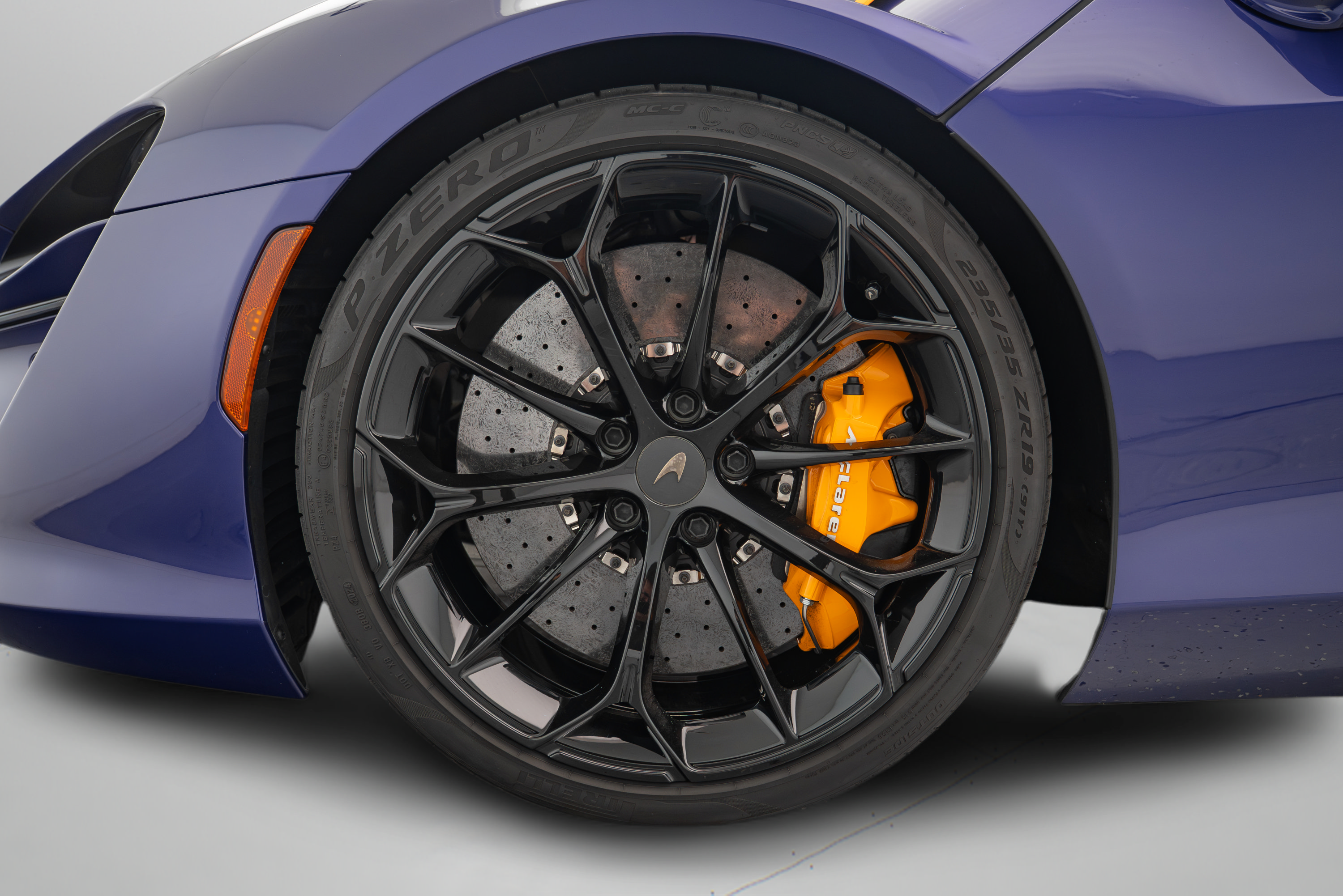 Used 2025 McLaren Artura Spider RWD image 16
