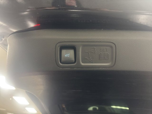 Used 2021 Ford Expedition Max Limited image 12