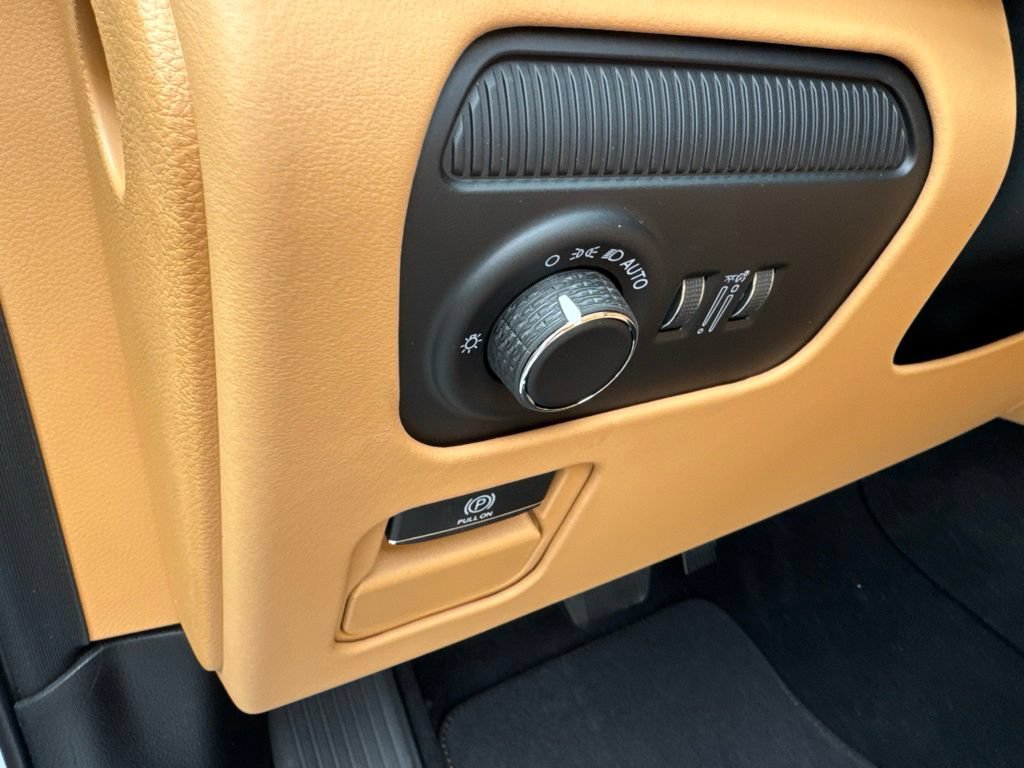New 2026 Jeep Grand Wagoneer Summit AWD/4WD image 11