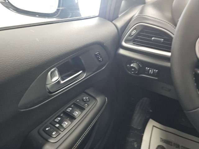 New 2026 Chrysler Pacifica Select AWD/4WD image 28