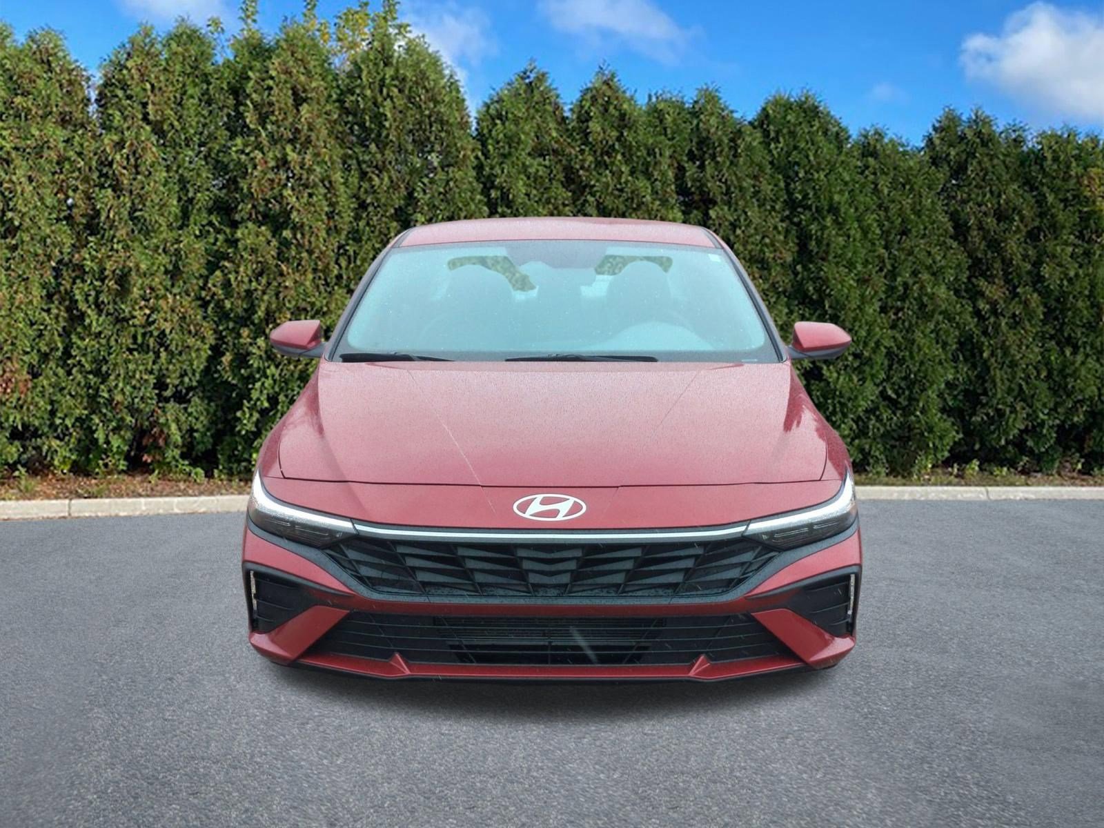 Certified 2024 Hyundai Elantra SE FWD image 2