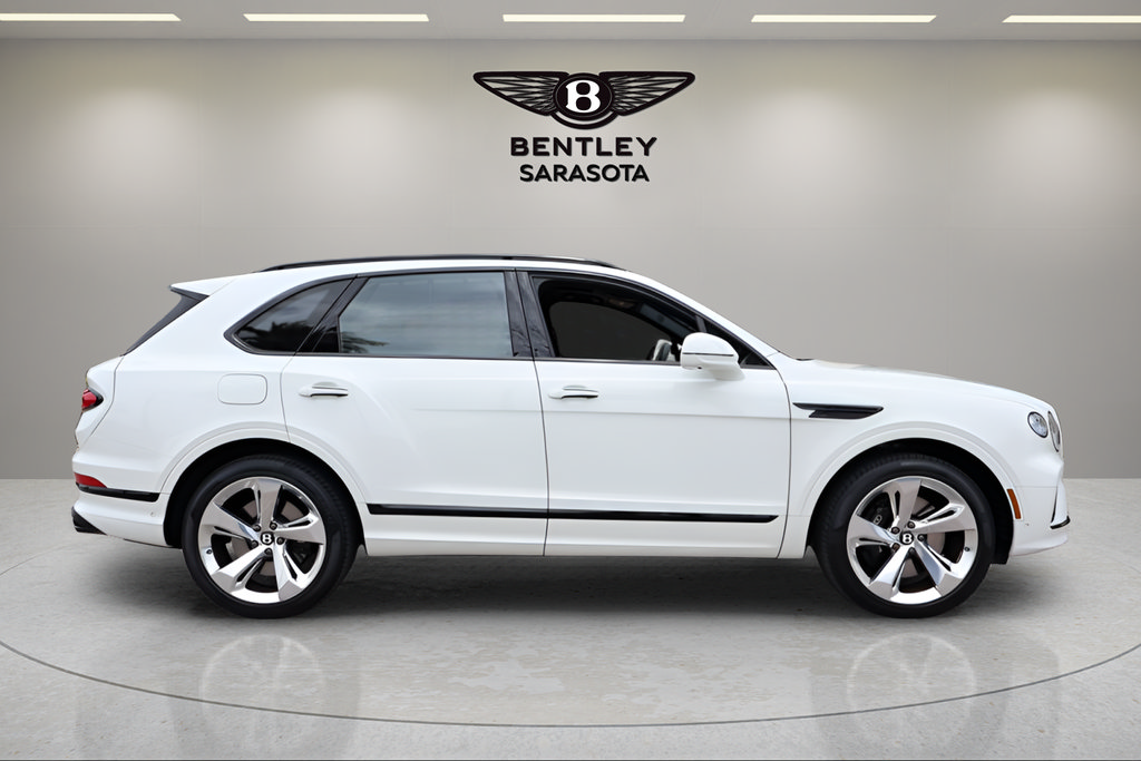 Used 2024 Bentley Bentayga AWD/4WD image 8