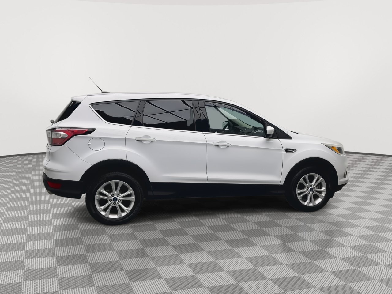Used 2017 Ford Escape SE AWD/4WD image 34