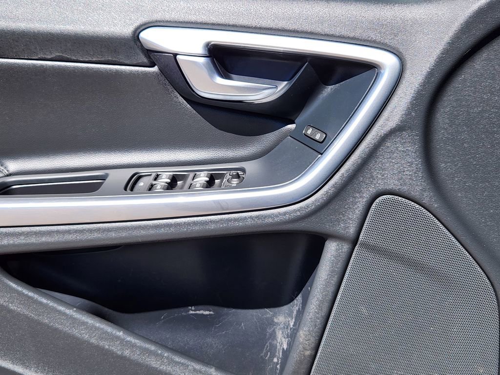 Used 2017 Volvo S60 T5 Inscription Platinum image 20