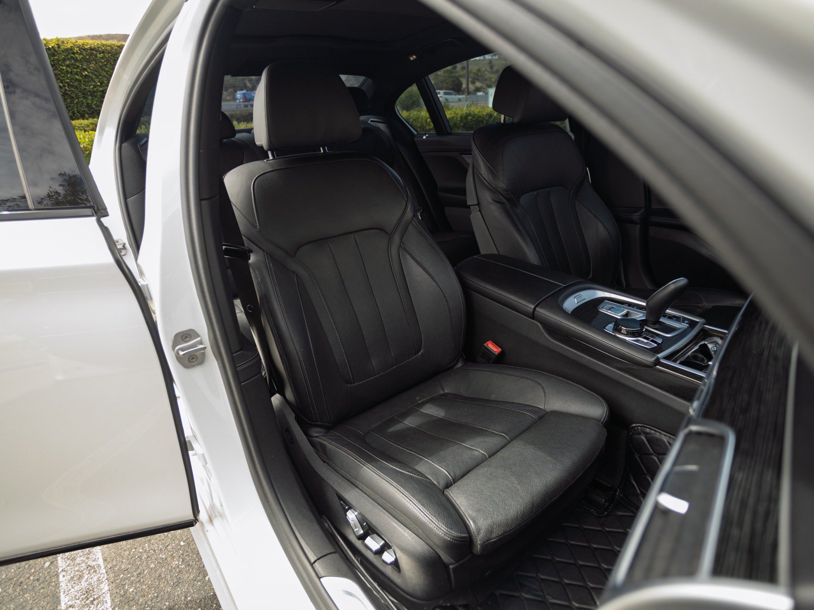 Used 2018 BMW 740i RWD image 22