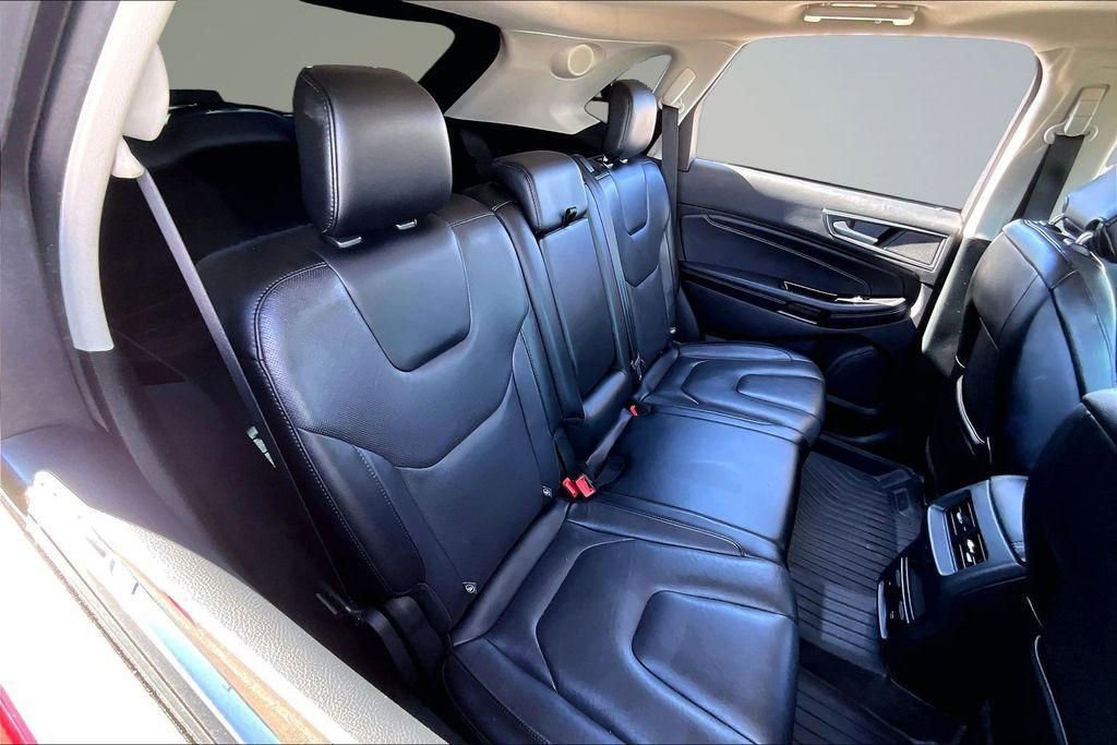 Used 2019 Ford Edge Titanium w/ Equipment Group 301A image 27