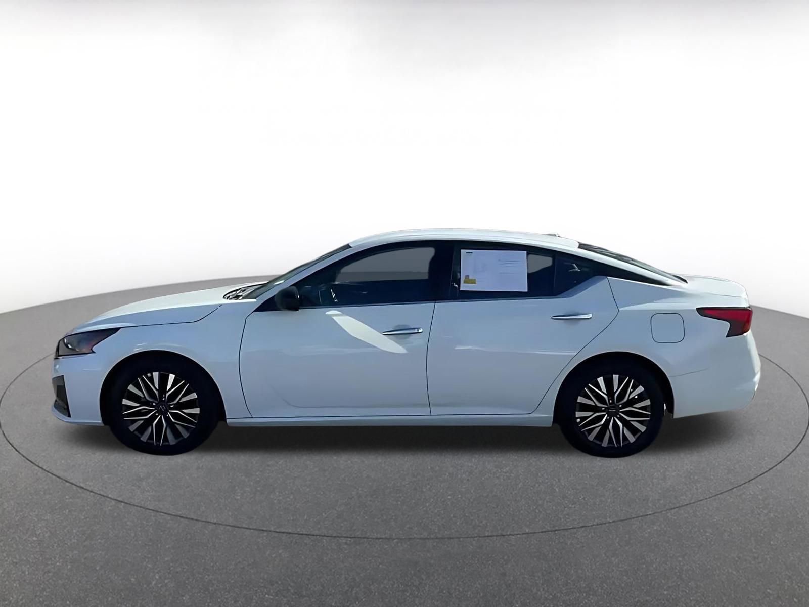 Used 2025 Nissan Altima 2.5 SV image 7