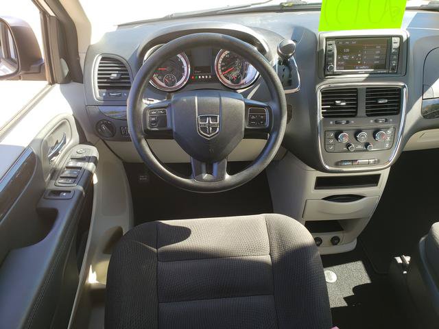 Used 2018 Dodge Grand Caravan SE w/ UConnect Hands-Free Group FWD image 17