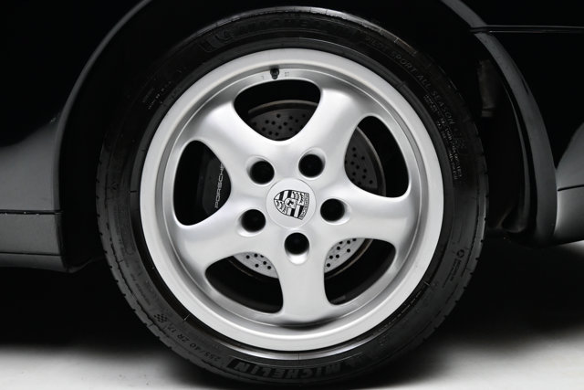 Used 1995 Porsche 911 Carrera RWD image 33