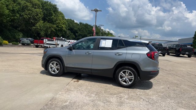 Used 2023 GMC Terrain SLE FWD image 6