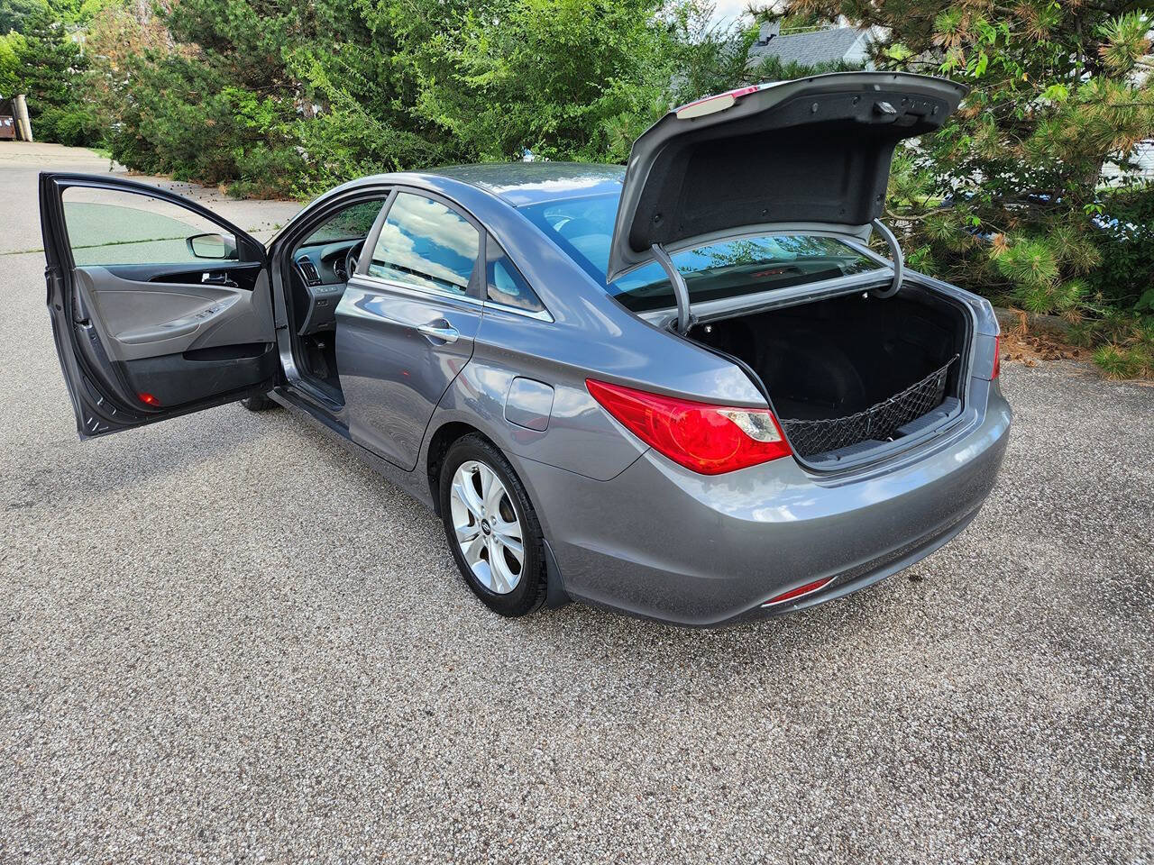Used 2011 Hyundai Sonata Limited FWD image 12