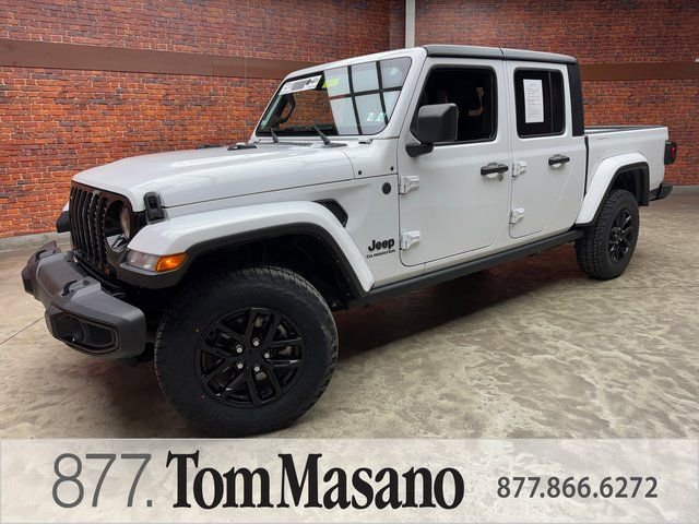 Used 2022 Jeep Gladiator Sport AWD/4WD image 1