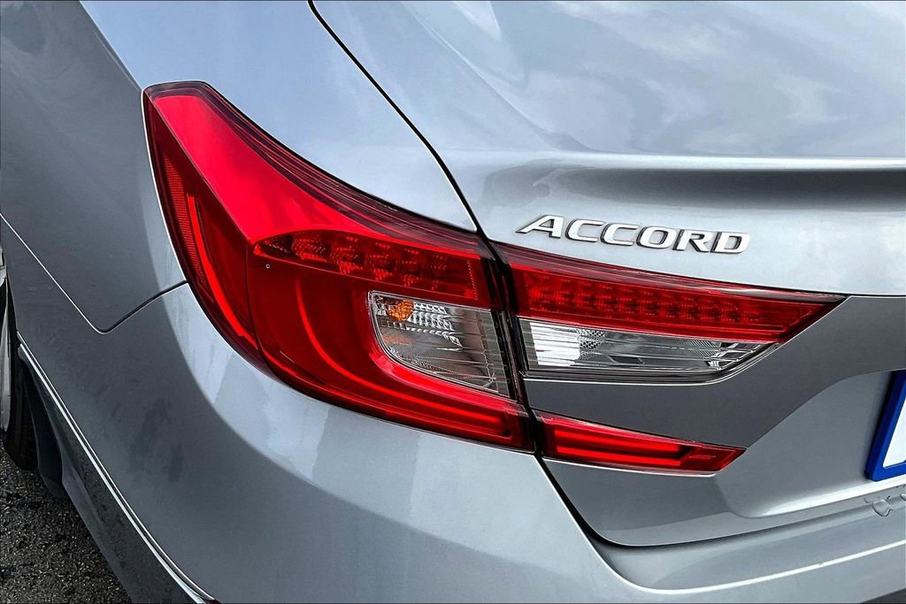 Used 2018 Honda Accord Touring image 31