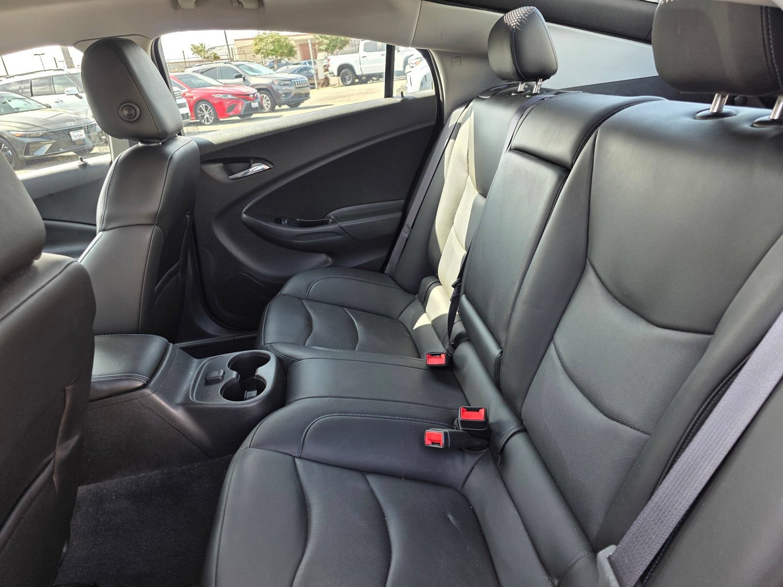 Used 2017 Chevrolet Volt LT w/ Comfort Package FWD image 11